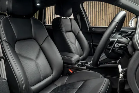 Porsche Macan S 2