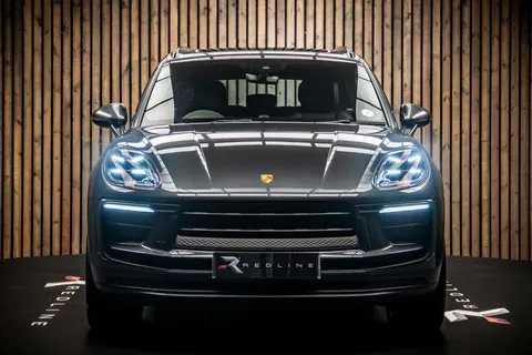 Porsche Macan T 5