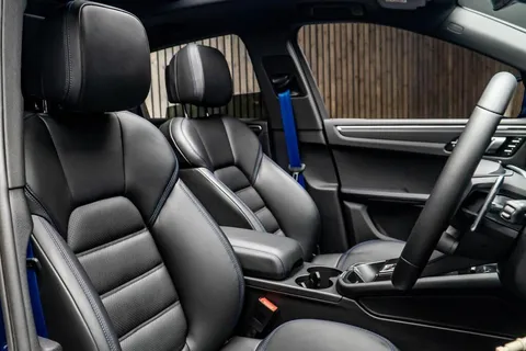 Porsche Macan T 2