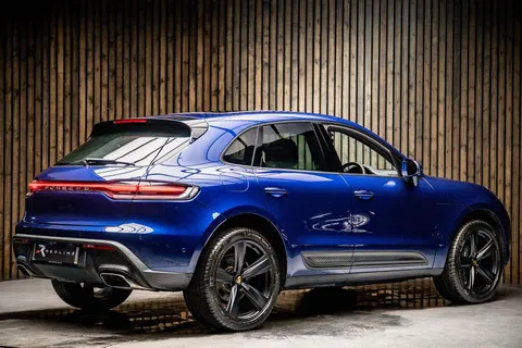 Porsche Macan T 4