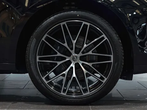 Porsche Macan T — photo 4 of 10