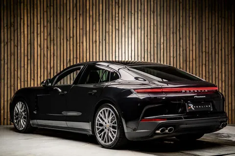 Porsche Panamera — photo 3 of 47