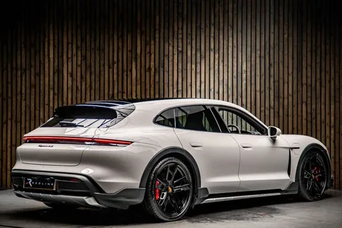Porsche Taycan 4S Cross Turismo 4