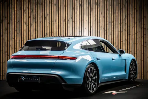 Porsche Taycan 4