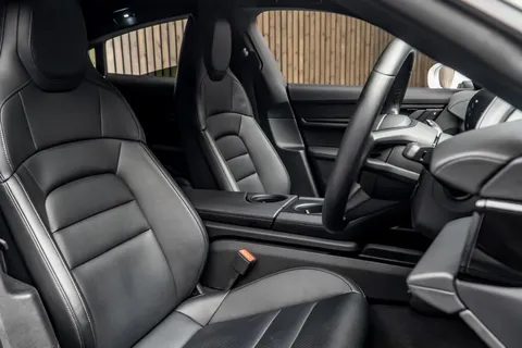 Porsche Taycan Performance 79.2kWh — photo 2 of 44