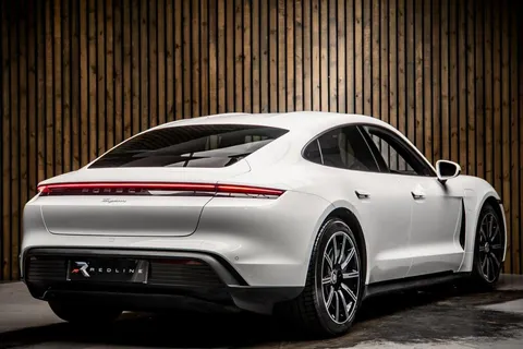 Porsche Taycan Performance 79.2kWh — photo 4 of 44