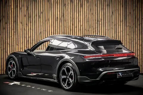 Porsche Taycan 4S Cross Turismo 3