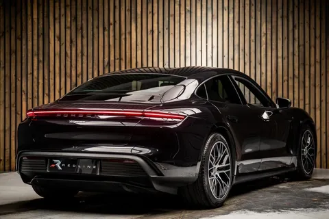 Porsche Taycan Performance Plus 93.4kWh — photo 4 of 44