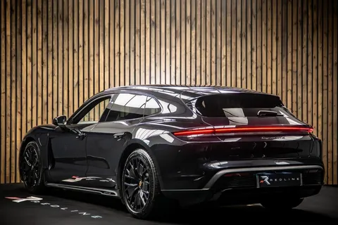 Porsche Taycan 3