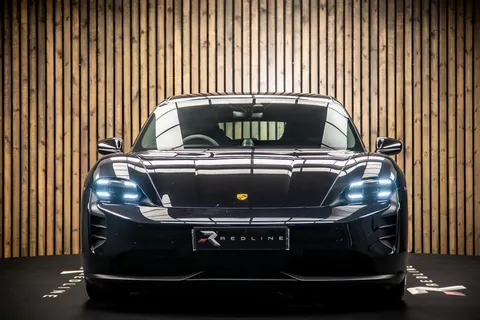 Porsche Taycan 5
