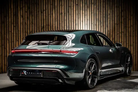 Porsche Taycan GTS Sport Turismo — photo 4 of 48