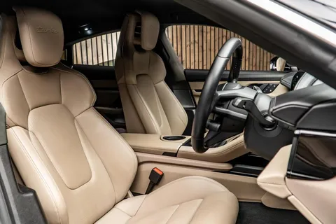 Porsche Taycan Turbo Performance Plus 93.4kWh — photo 2 of 43