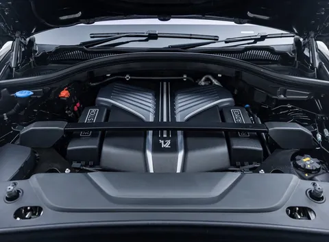 Rolls-Royce Cullinan Black Badge — photo 2 of 50