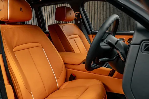 Rolls-Royce Cullinan Black Badge — photo 2 of 51