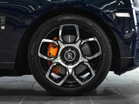 Rolls-Royce Cullinan Black Badge — photo 5 of 14