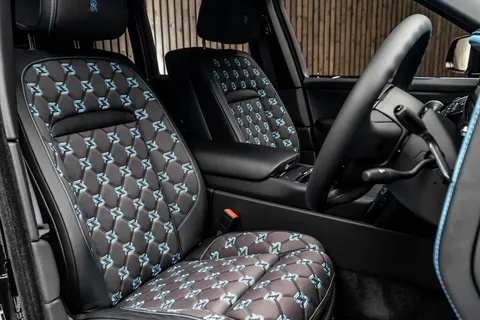 Rolls-Royce Cullinan Series II Black Badge — photo 2 of 48