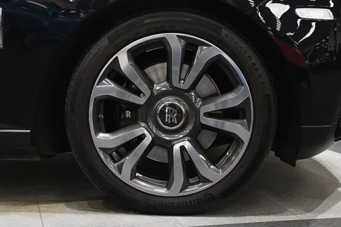 Rolls-Royce Cullinan V12 — photo 3 of 54