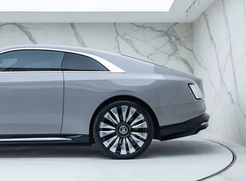 Rolls-Royce Spectre — photo 2 of 42