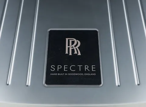 Rolls-Royce Spectre — photo 2 of 48