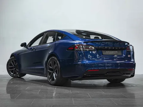 Tesla Model S Plaid — photo 2 of 14
