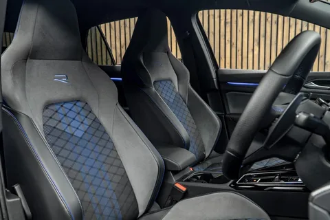 Volkswagen Golf R Black Edition — photo 2 of 41