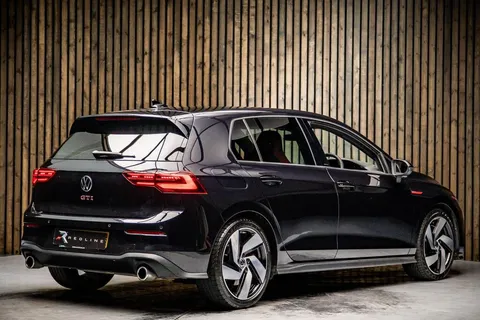 Volkswagen Golf GTI — photo 4 of 39