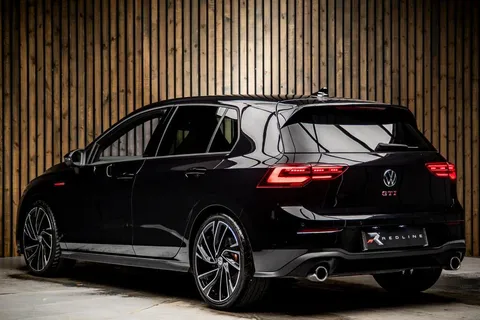 Volkswagen Golf GTI — photo 3 of 42