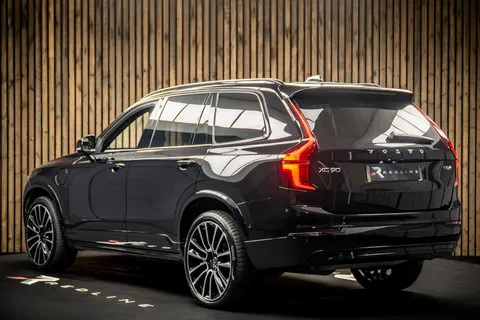 Volvo XC90 T8 Ultra Dark — photo 3 of 47